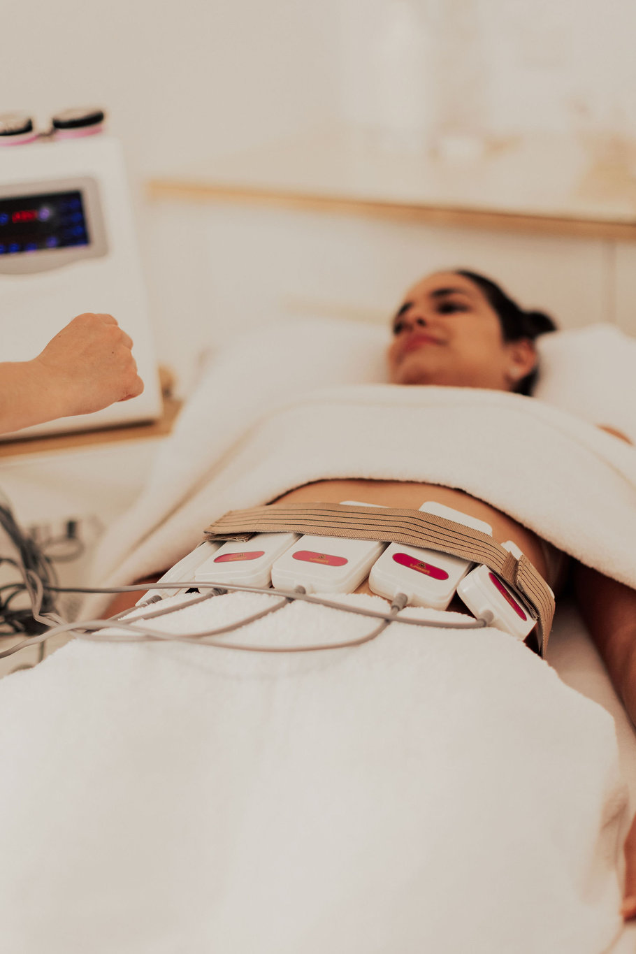 Lipolaser Pad treatment at Unik Beauty